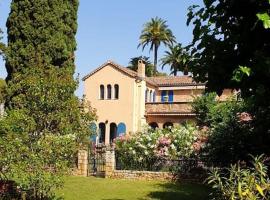 Super Manoir à Cannes YourHostHelper，位于戛纳的乡间豪华旅馆