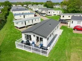 Stunning 6 Berth Lodge For Hire At Skipsea Sands In Yorkshire Ref 41077Wf