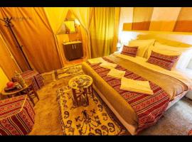 Room in Bungalow - Saharian Luxury Camp，位于Tisserdmine的旅馆