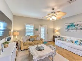 Sunny Townhome with Pool Access about 1 Mi to Beach