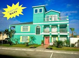 Palm Paradise/ Across from beach/Private heated pool/indoor slide