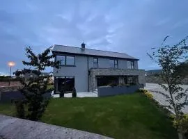 Exquisite Galway City Luxury home – Sleeps 10