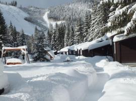 查特加斯纳酒店，位于迪马诺卡多林纳的木屋