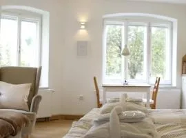 Grüne Wiese - Gäste-Minibungalow in der Edermühle