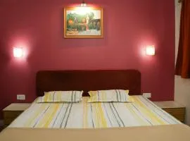 5 min walk to osho resort , kp7