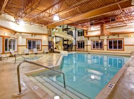 Ramada by Wyndham Ponoka，位于Ponoka的酒店