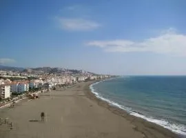 Moderno piso de 3 dormitorios en la playa de Rincon de la Victoria Malaga