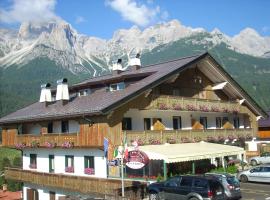 HOTEL DOLOMITI di De Martin D Oscar，位于上科梅利科的酒店