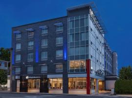 Holiday Inn Express & Suites Jersey City - Holland Tunnel, an IHG Hotel，位于泽西市纽波特中心购物中心附近的酒店