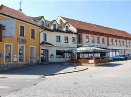 Hotel u Koníčka，位于达奇采的酒店