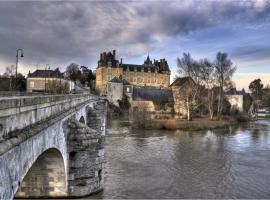 德透城堡酒店，位于德尔塔的酒店