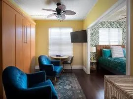 Two Duval Street Suites w parking and pool