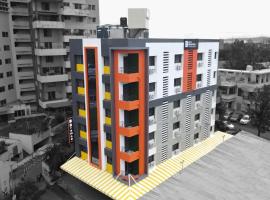 Hotel Bramha Inn Aundh Wakad Rooms Restaurant Banquet，位于Dāpuri的酒店