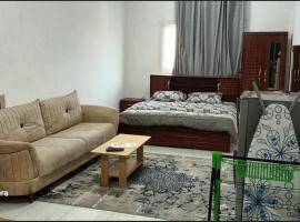 Apartment in Ajman,Studio flat，位于阿吉曼Gulf Medical University附近的酒店