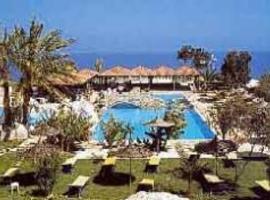 Elias Latchi Holiday Village，位于波利斯的酒店