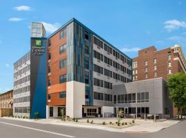 Holiday Inn Express & Suites Evansville Downtown, an IHG Hotel，位于埃文斯维尔老国家活动广场附近的酒店