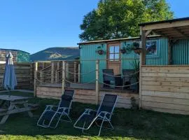 Red darren luxury hut