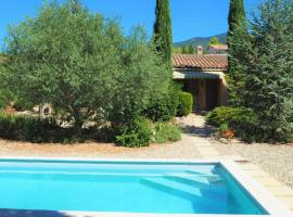 Holiday Home near Mont Ventoux Ski Resort，位于贝端的酒店