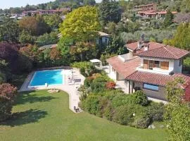 Villa Gelso park and private pool, lake view, ac,