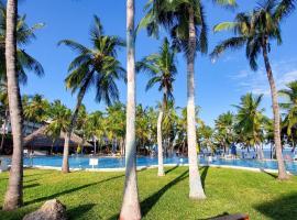 PrideInn Flamingo Beach Resort & Spa Mombasa，位于蒙巴萨的酒店