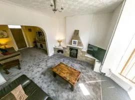 NEWTON HEATH APARTMENT -750mtrs to beach - Spacious ground floor - Sleeps 6