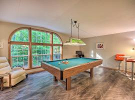 Tranquil Cabin Getaway Near Red Cedar Lake!，位于Birchwood的酒店