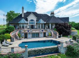 8 Mi to Dtwn Expansive Estate in Gettysburg!，位于Taneytown的酒店