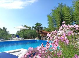 Apartments Garden Residence，位于奥帕提亚的带按摩浴缸的酒店