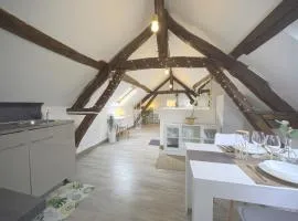 Mon Rêve - By BEST KEYS - Loft Cosy & Charme Authentique - Poutres Apparentes - Centre Ville - Netflix & WiFi Fibre - Smart TV - Machine à Café Nespresso - Check-in Autonome - Parking Facile & Gratuit