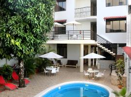 Hotel Jose Antonios Inn，位于马尔多纳多港的住宿