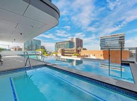 Great located unit/Private Balcony, Pool,Gym,Parking，位于布里斯班毅力谷区附近的酒店