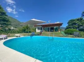 Paradiso-Boschetto Strand Bungalow mit Pool