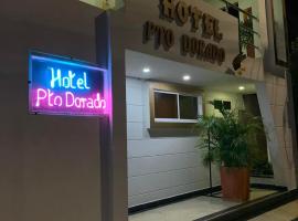 HOTEL PUERTO DORADO，位于特里温福港的酒店