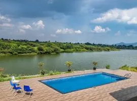 SaffronStays Rose Vineyard by the Lake, Nashik - 100 percent pet-friendly lakefront villa in a vineyard