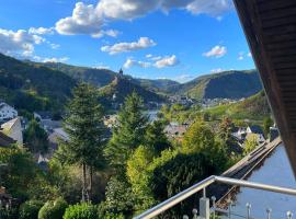 Fewo Burg,Mosel,Tal-Blick，位于科赫姆的酒店