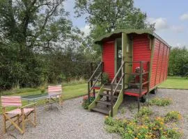 Tilly Gypsy-style Caravan Hut