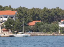 Seaside holiday house Verunic, Dugi otok - 8126，位于韦利拉特的酒店