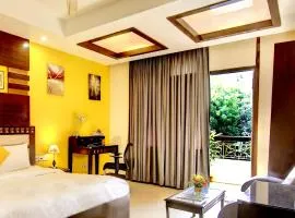 Lime Stays B&B GK-2 at Greater Kailash Metro South Delhi nearby Saket Select City