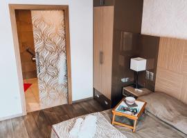 Zenao Uzès，位于于泽斯的酒店