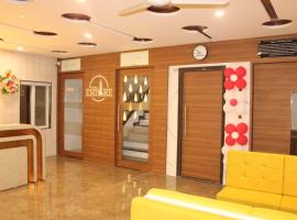 Hotel Empire，位于Valsad的酒店