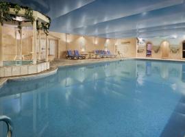 Cwrt Bleddyn Hotel & Spa，位于阿斯克的带按摩浴缸的酒店