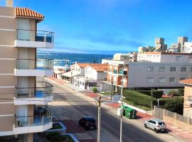 ap frente mar Península Punta Del Este，位于埃斯特角城The Fingers beach附近的酒店