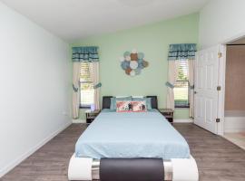 Gorgeous Fully Furnished 2-Bedroom Luxury Villa，位于基西米的酒店