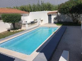 Adorable Romantique Maison d'hôte, piscine, wifi 4G, proche BEZIERS，位于Cers的酒店