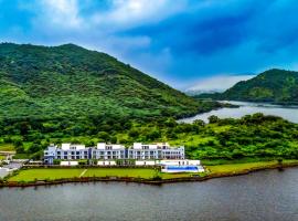 'ZANA' Lakeview Resort - most scenic lakeside resort，位于乌代浦达博克机场 - UDR附近的酒店