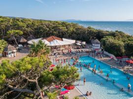 Paradù EcoVillage & Resort，位于马里纳-迪卡斯塔涅托的酒店