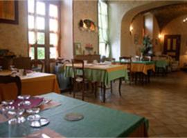 Hotel du Commerce，位于Mussy-sur-Seine的酒店