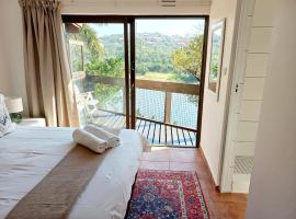 2 Bedroom Lagoon Villa Sanlameer Estate, with water tank & UPS，位于Marina Beach的酒店