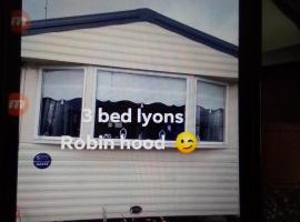 Deluxe 3 bedroom Lyons Robin hood oaklands with free wifi free sky，位于Meliden的度假村