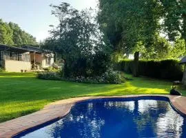 Midlands Self catering Cottage with pool and large entertainment BBQ area- Rosedale
